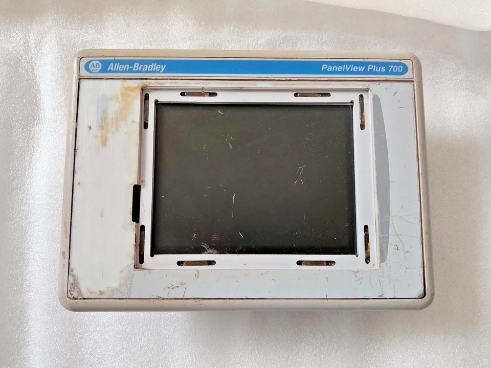 ALLEN BRADLEY PANELVIEW PLUS 700 2711P-RDT7C + 2711P-RP1 LOGIC MODULE FOR PARTS